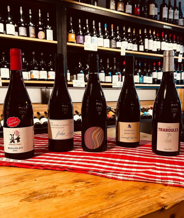 PROGRAMME DU BEAUJO NOUVEAU 2024 🍇
-
Jeudi 21 - Vendredi 22 et Samedi 23 novembre
-
Dégustation toute la journée du millésime fraîchement embouteillé 🍒🍓
-
Dès 19h je vous retrouve pour la soirée avec du pâté en croûte 🐔 du saucisson 🐷 brioché un plat chaud 🥘 et réconfortant une potée au choux et une saucisse de Morteau et avec de jolis crus du Beaujolais et des Gamay d’ailleurs ! 
-
La réservation est conseillée ! 
(Mp insta ou SMS 0628321334)
-
Je vous attends nombreux 🍷
-
François

#beaujolais #beaujolaisnouveau #primeur #gamay #vindubeaujolais #baravin #cave #caveavin #caviste #cavisteindependant #cavistebayonne #bayonne #bayonnemaville @bayonnemaville @bayonneshopping @les_commerces_de_bayonne